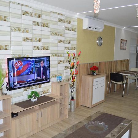 Siofok Ezuestpart Granada 2 Koezvetlen Vizparti Apartman Διαμέρισμα Εξωτερικό φωτογραφία