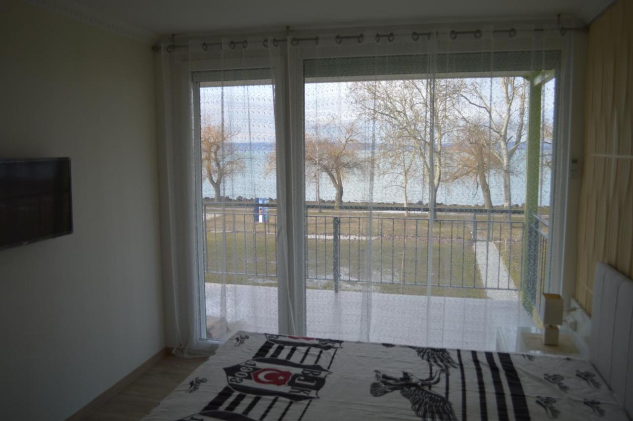 Siofok Ezuestpart Granada 2 Koezvetlen Vizparti Apartman Διαμέρισμα Εξωτερικό φωτογραφία